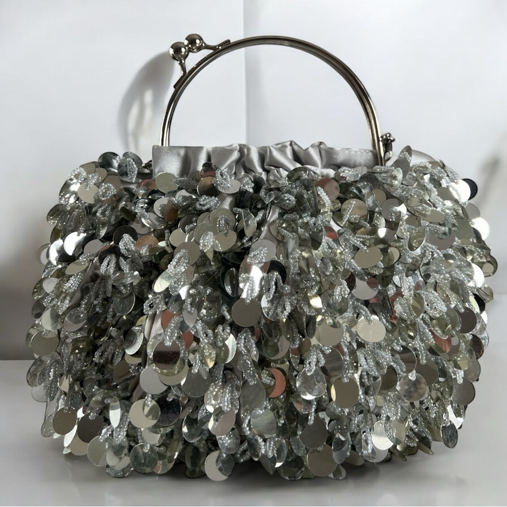 Silver Sequin & Beaded Clutch With Chain Silver Accent Hardware Like New